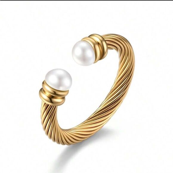 Anthropologie Jewelry - Pearl ring #1573